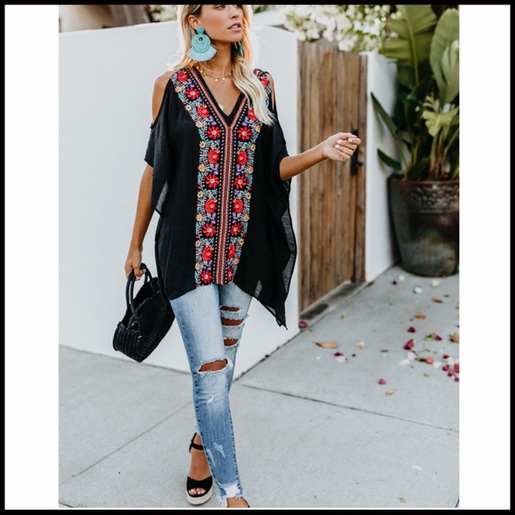 Summer Nights Embroidered Top - Picture 3 of 8